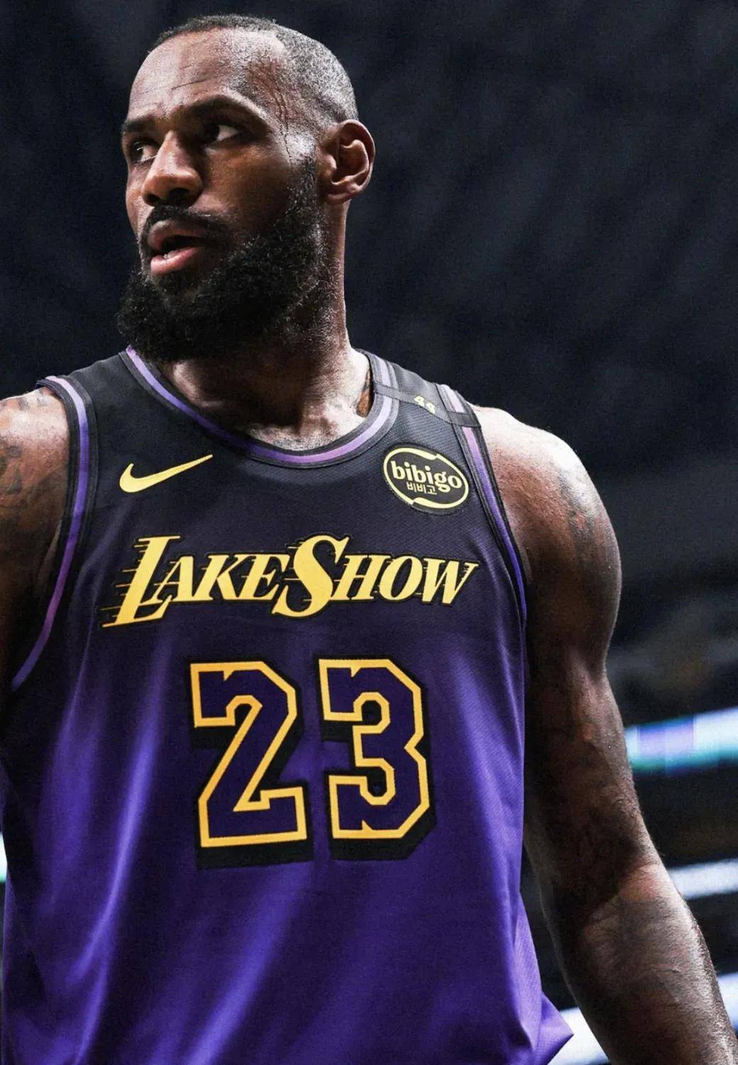 因净胜球劣势不幸降级！官方：熊本深红主帅大木武离任（净胜球落后遗憾降级，官方宣布熊本深红主帅大木武卸任）