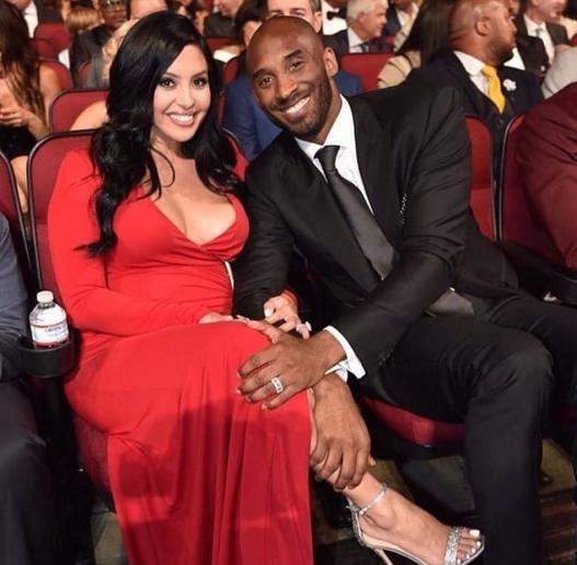 斯帕莱蒂：伊尔迪兹是超顶级球员，弗拉霍维奇肌肉拉伤了（斯帕莱蒂称伊尔迪兹堪称顶尖，弗拉霍维奇遭遇肌肉拉伤）