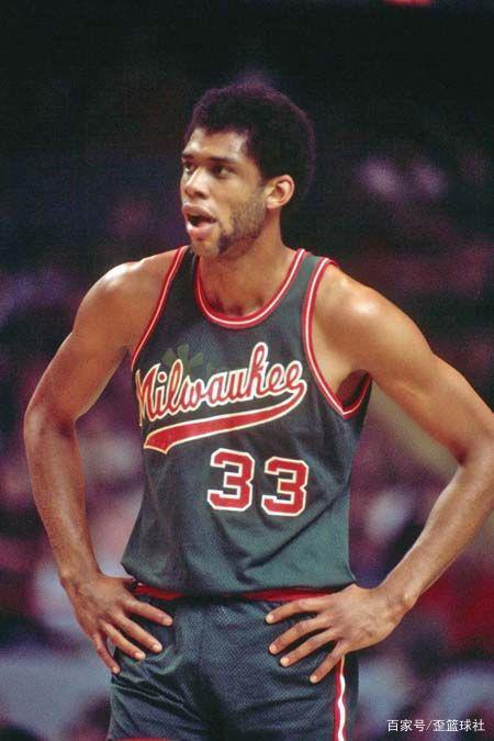 基耶萨：马尔蒂尼是意大利历史最佳；弗林蓬是最快的队友（基耶萨称马尔蒂尼为意大利史上最佳，盛赞弗林蓬速度最快）