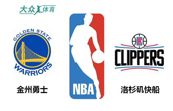 维尼修斯和阿森纳U16球员合影，2米法国门将抢镜（维尼修斯与阿森纳U16合照，2米法国门将成焦点）